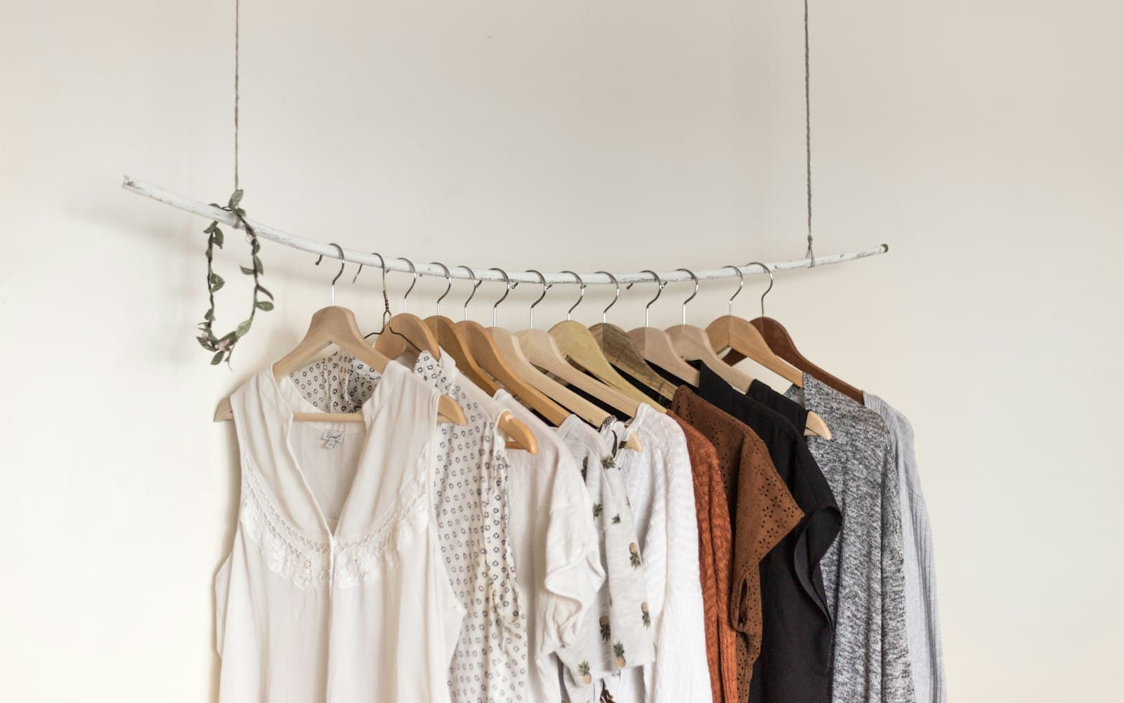 Street fashion — commerce WhatsApp is a real category. Coaching and dealerships are a different one.